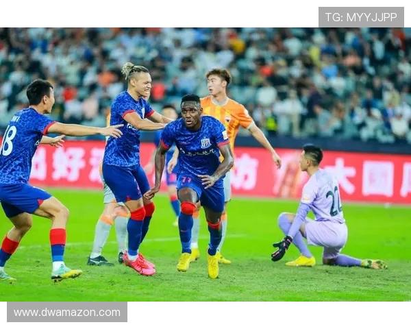 上海足球队转型之路的真实记录与背后故事探寻 上海足球队转型之路的真实记录与背后故事探寻