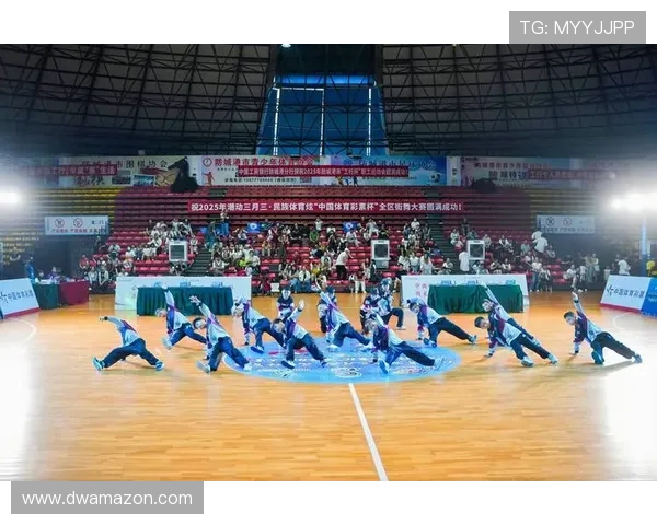 全国街舞大赛点评成都飞盘队在团队意识与配合上的精彩表现分析