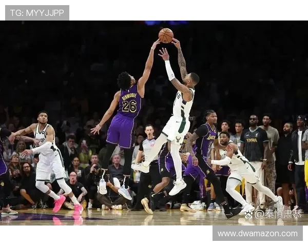 湖人与雄鹿激战回顾精彩瞬间图片分享与分析